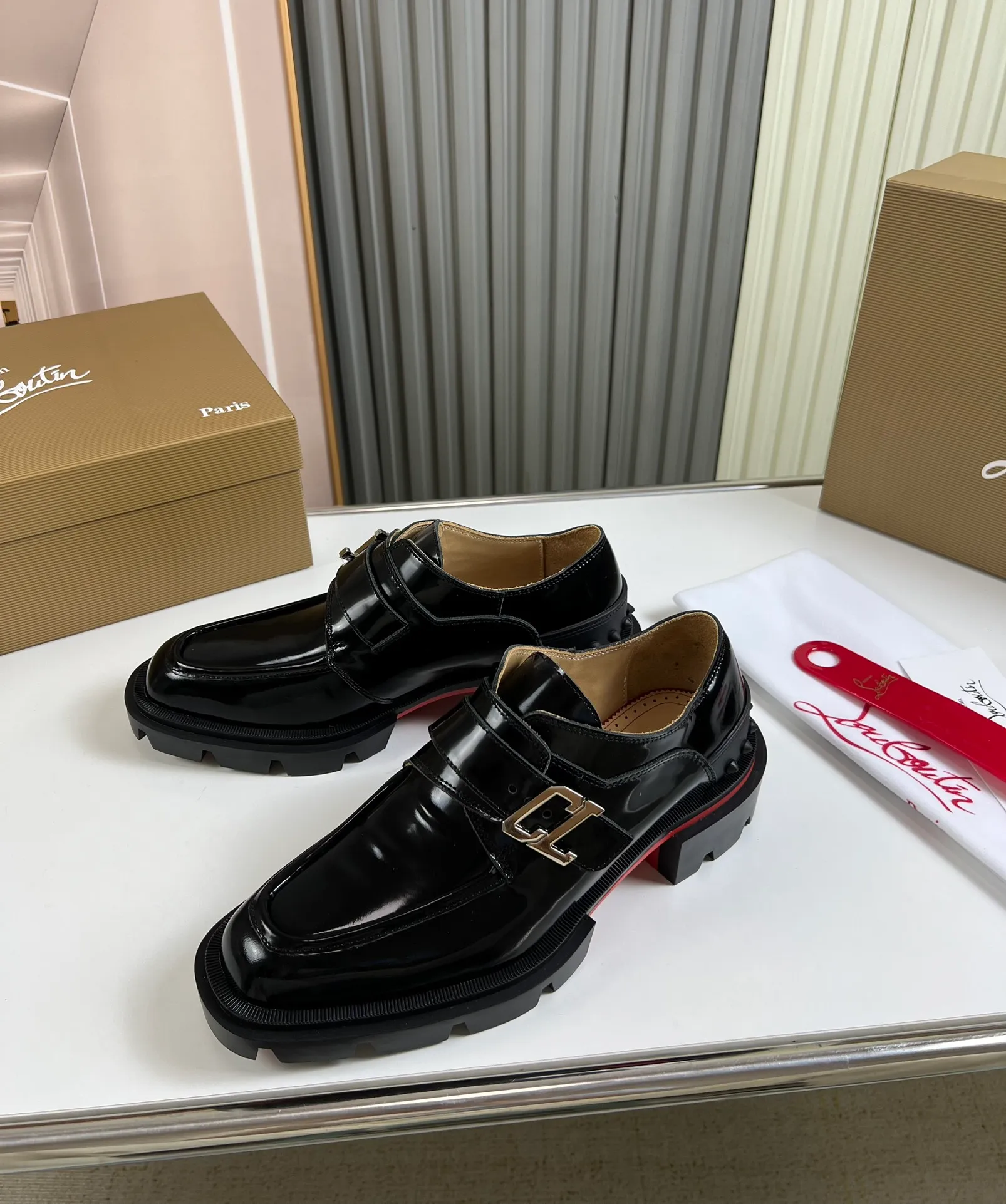Men's shoes 💰720💰 CL's popular red-soled boots 🆑1:1 original mold, Christian* Louboutin, imported open-edge beaded cowhide leather on the upper + water-dyed cowhide lining, original outsole ⬆️ Wear-resistant and non-slip, full set of counter packaging 🎁38-45 (customized for 45, non-refundable)